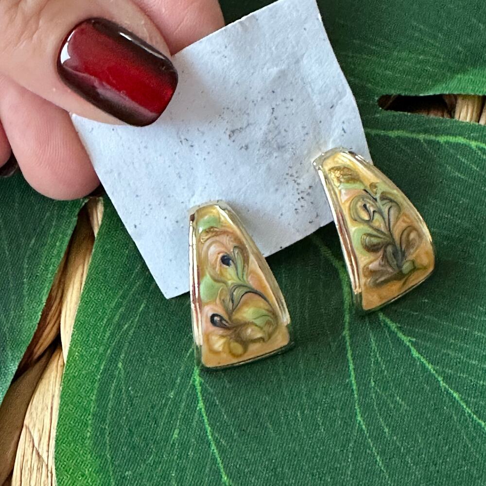 BOGO free VTG 90s floral runway enamel earrings